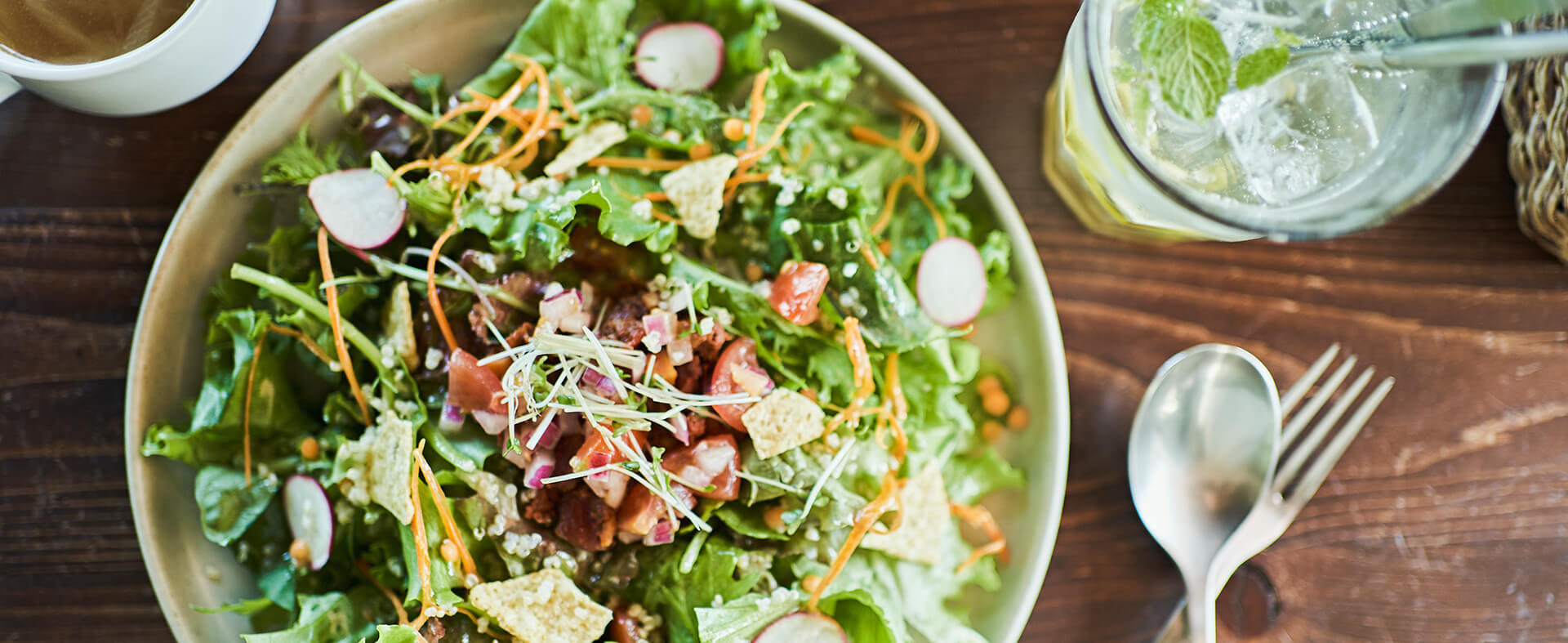Adaptability and innovation, such as offering varied price points and customizable options, are seen as crucial for salad chains to remain competitive while appealing to new customers.
