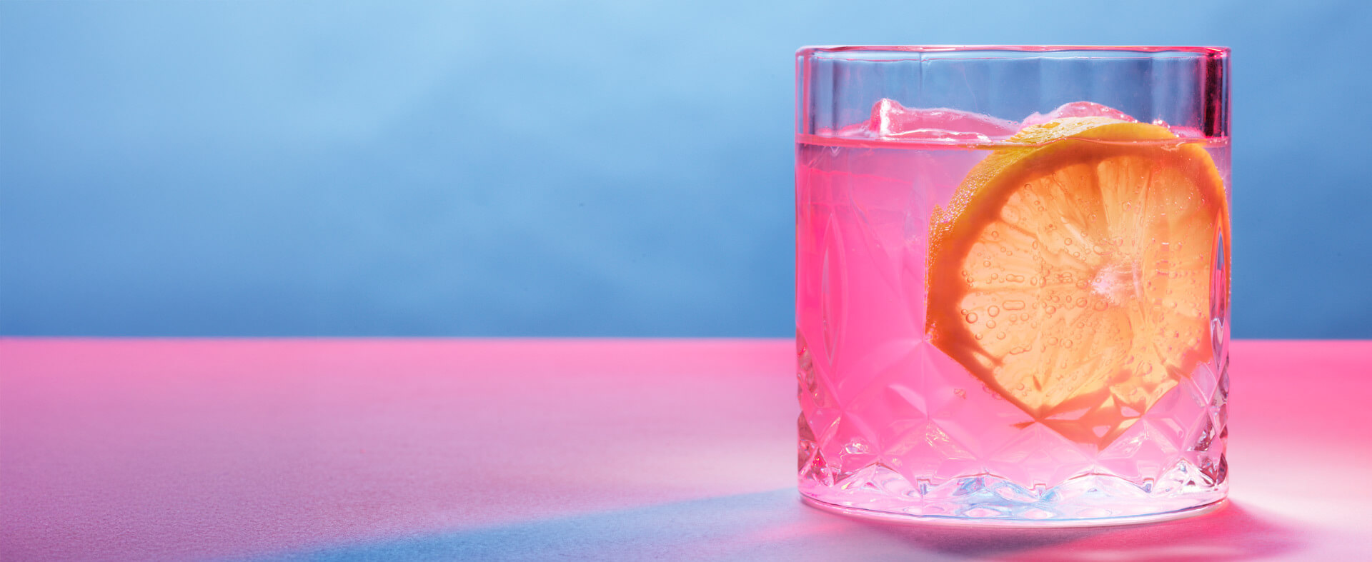 NA beverages, cater to consumers seeking sophisticated, alcohol-free alternatives, emphasizing both taste and wellness.