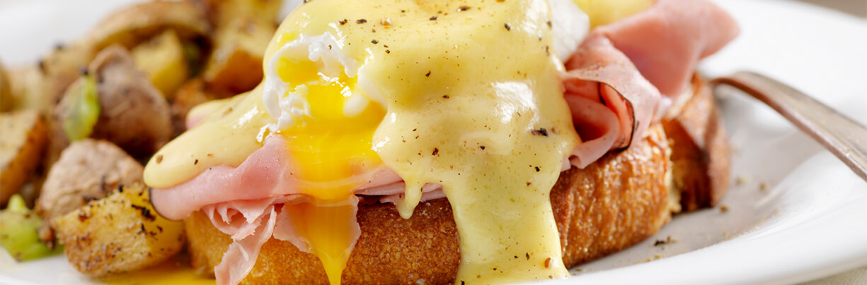 Consumers are eating brunch out again with favorites like ham and eggs benedict, potatoes and coffee.
